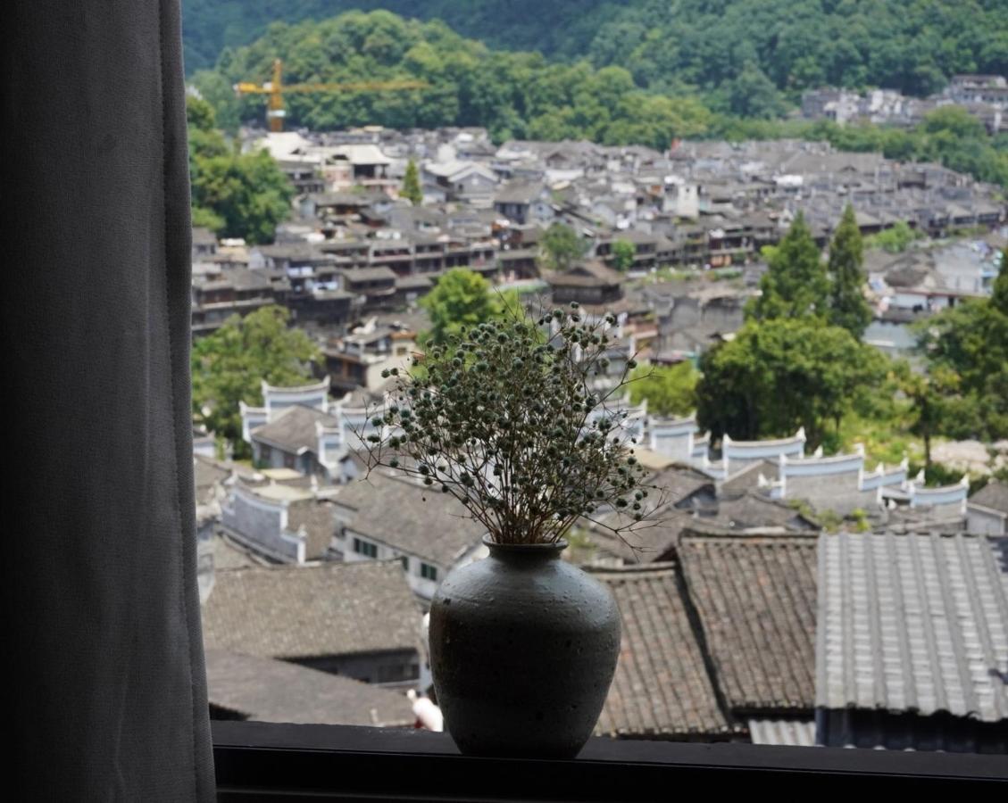 Hotel Yun 起 Iju 庭院 观 Jing 民宿 Fenghuang Exterior foto